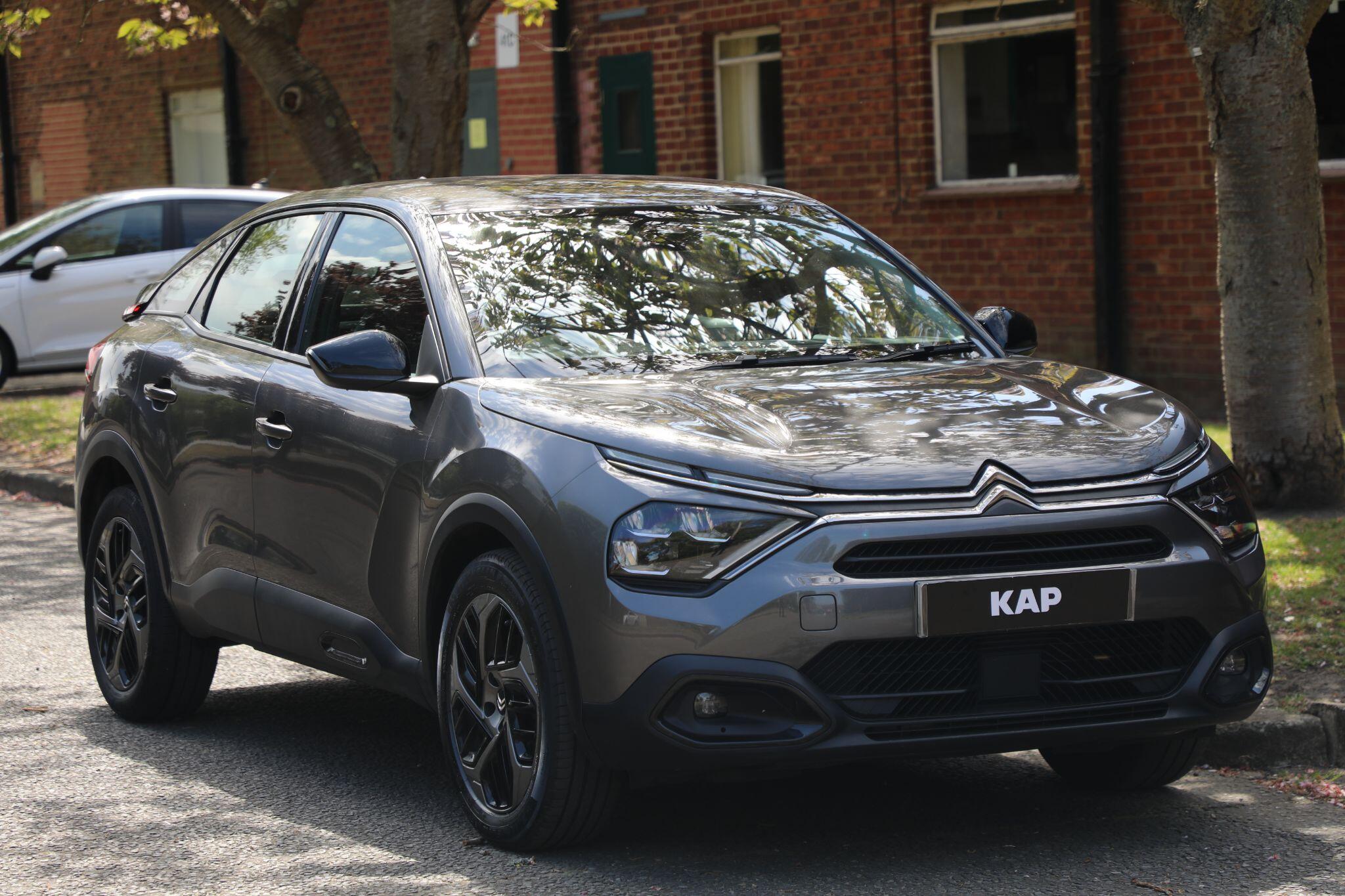 Large vehicle image